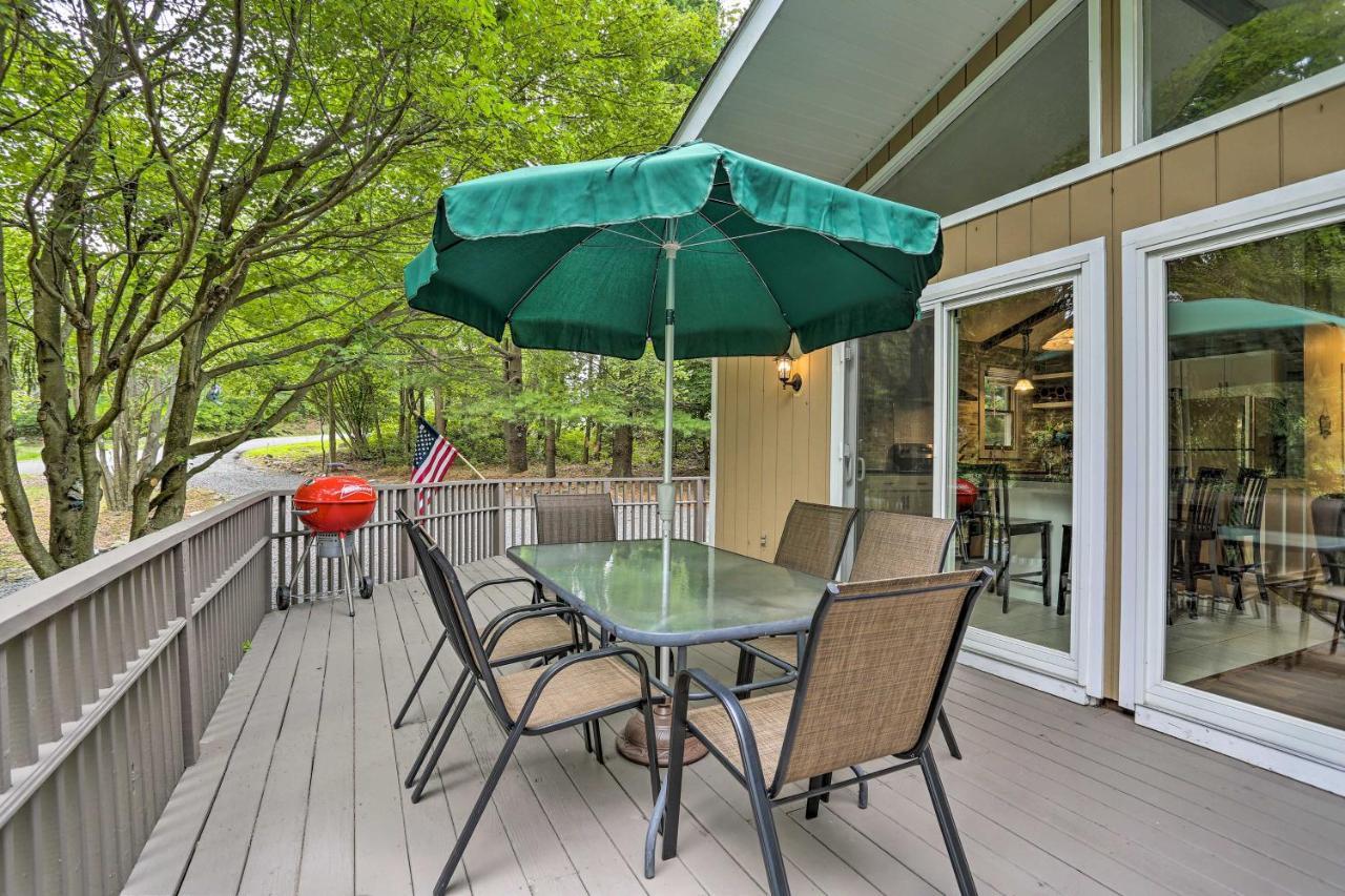 Serene Emerald Lakes Escape with Deck&Large Yard! Long Pond Exterior foto